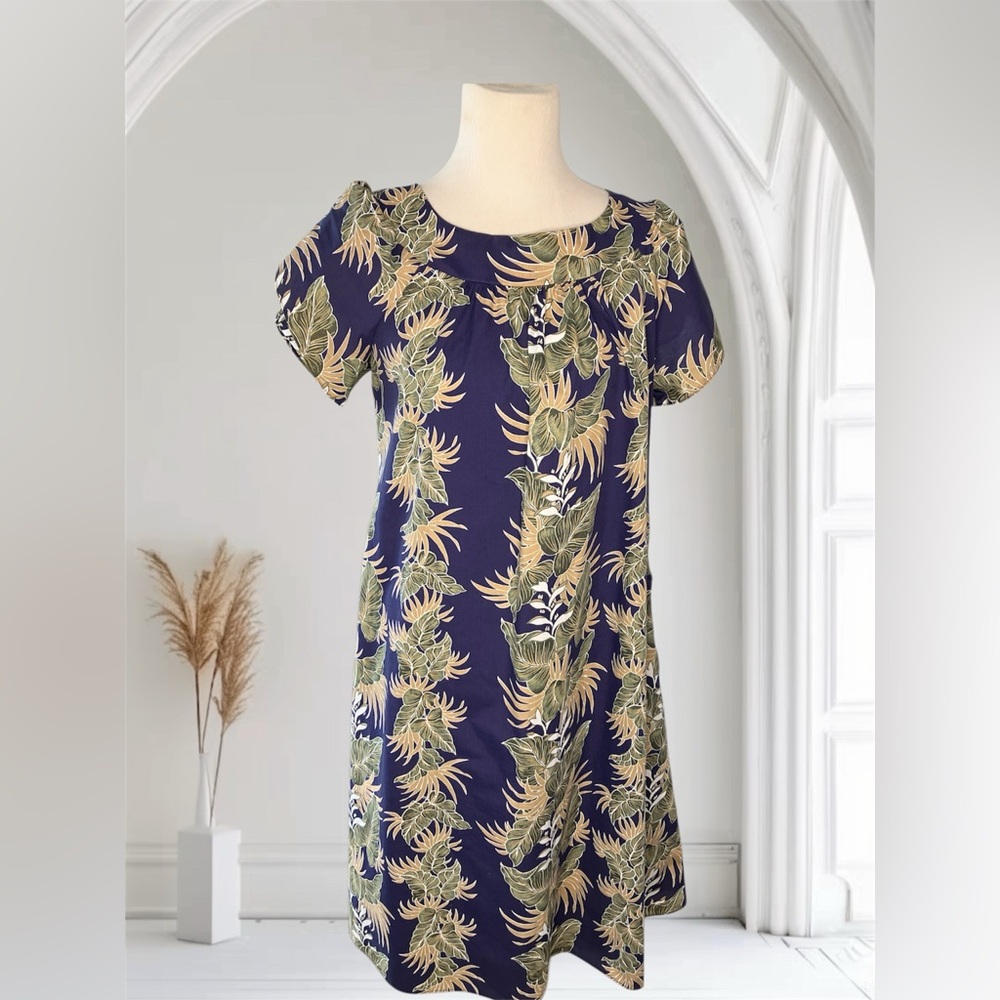 Royal Creations Hawaiian Muumuu Dress Women Size Med Floral Tropical Luau Resort